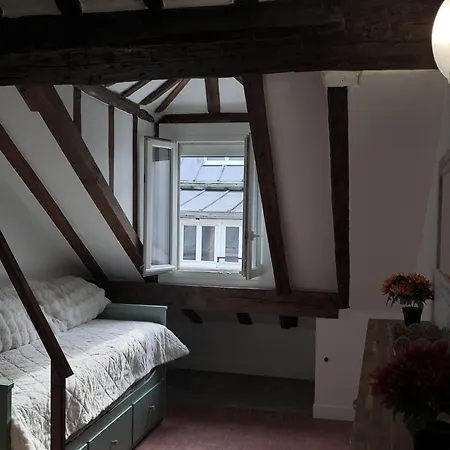 Alloggio in famiglia Very Beautiful Independant In An Historical District Of