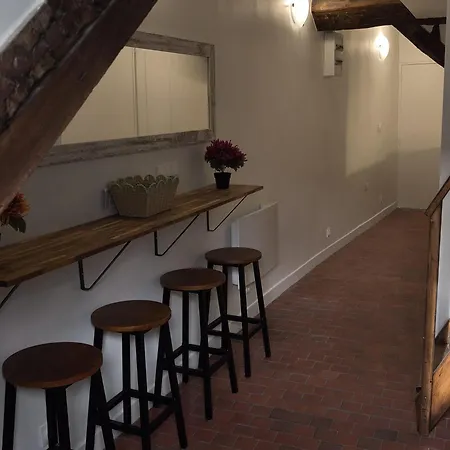 Alloggio in famiglia Very Beautiful Independant In An Historical District Of Parigi