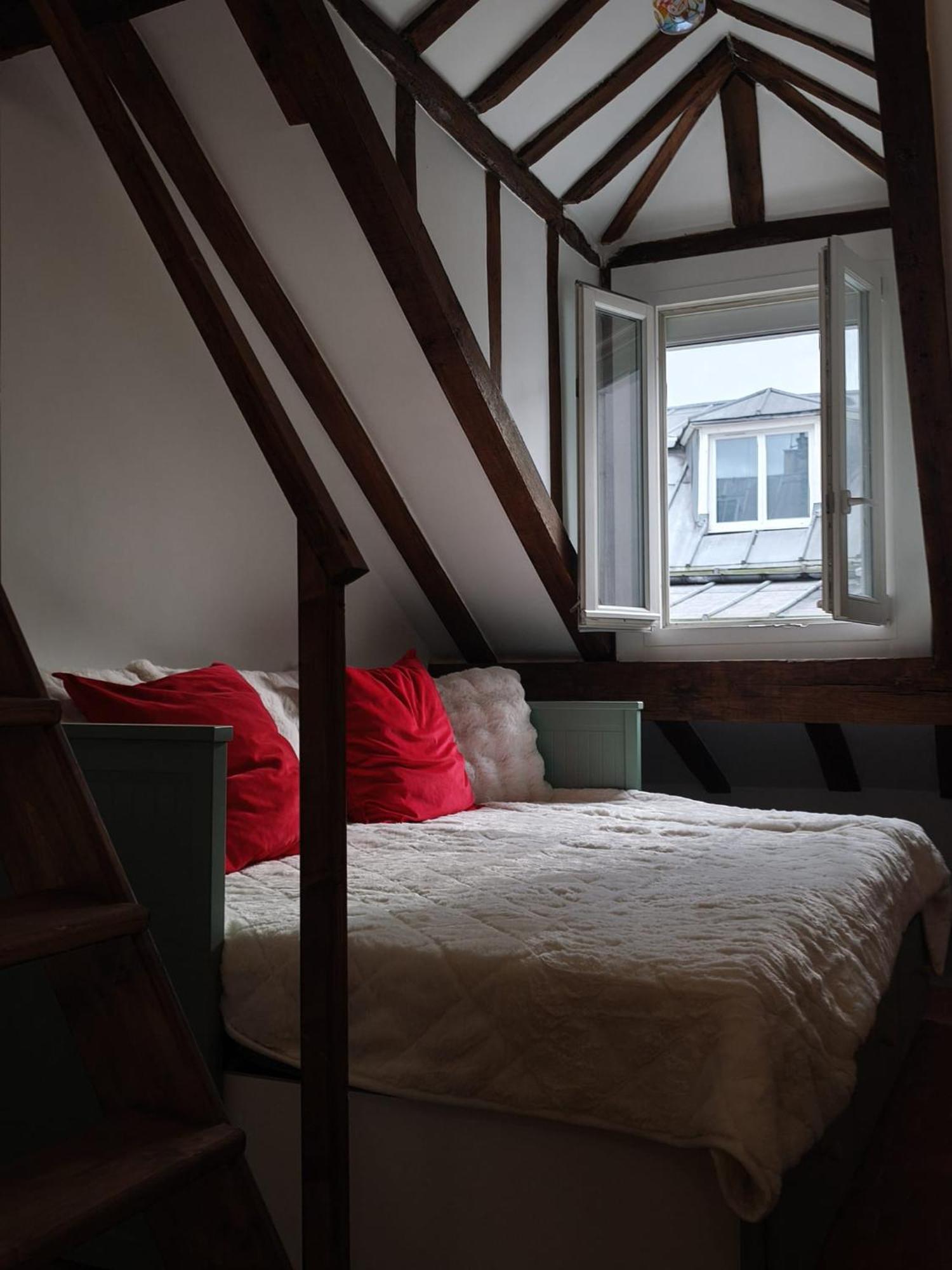 Homestay Very Beautiful Independant In An Historical District Of *